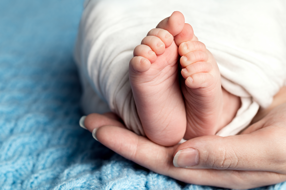 baby feet detail image